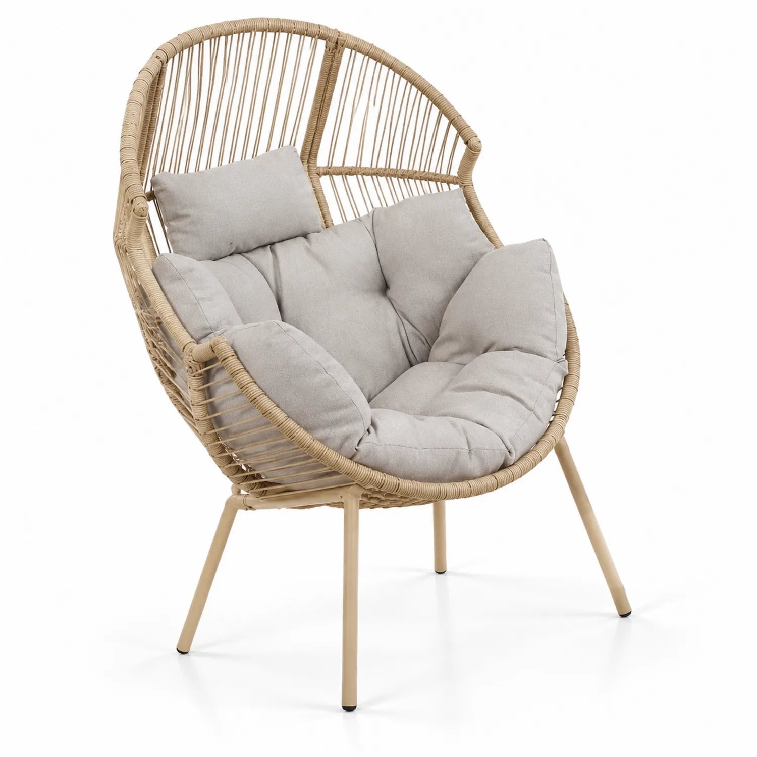 Fauteuil en rotin avec coussins en tissu beige
